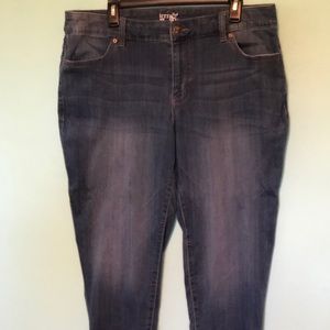 NWOT plus size capris